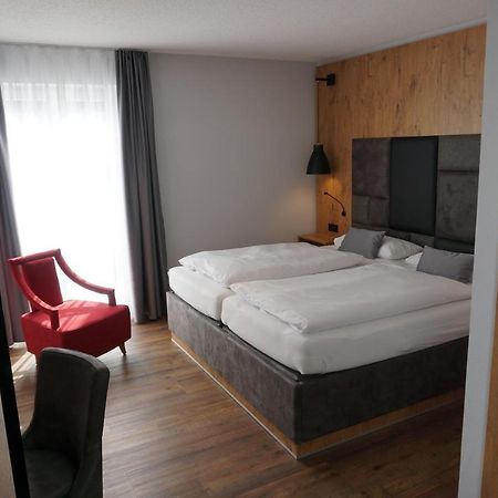 Hotel Gruener Baum Кауфбойрен Экстерьер фото