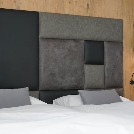 Hotel Gruener Baum Кауфбойрен Экстерьер фото