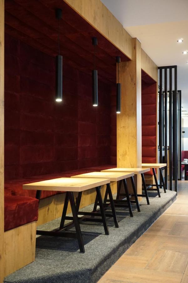 Hotel Gruener Baum Кауфбойрен Экстерьер фото