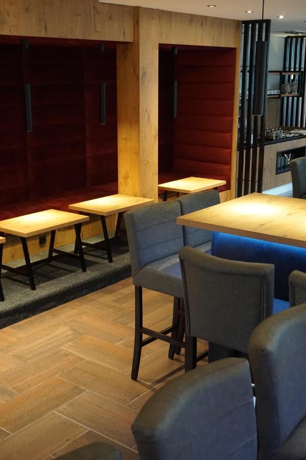 Hotel Gruener Baum Кауфбойрен Экстерьер фото